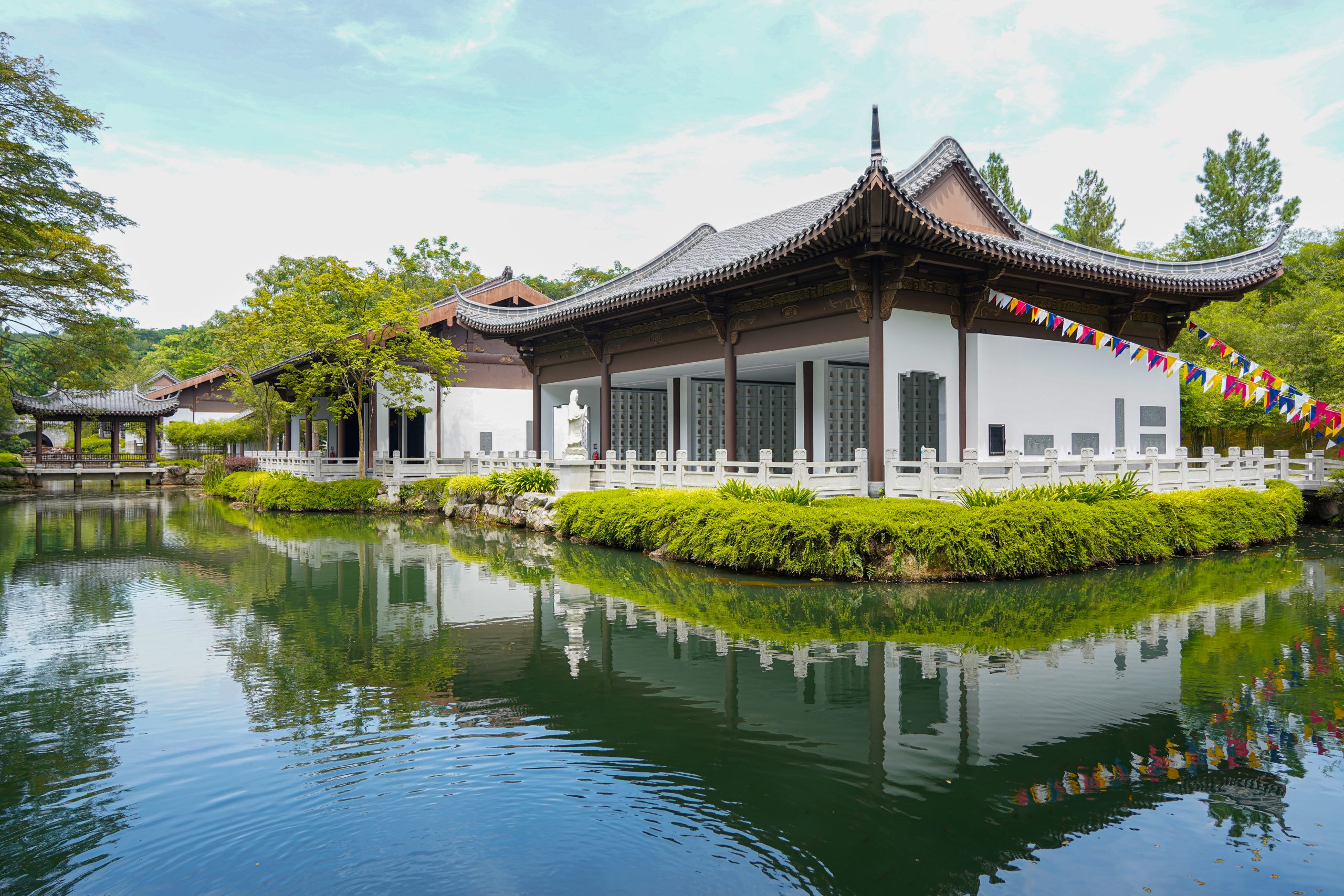 马来西亚骨灰位安置所 - 中式建筑风格的骨灰楼
