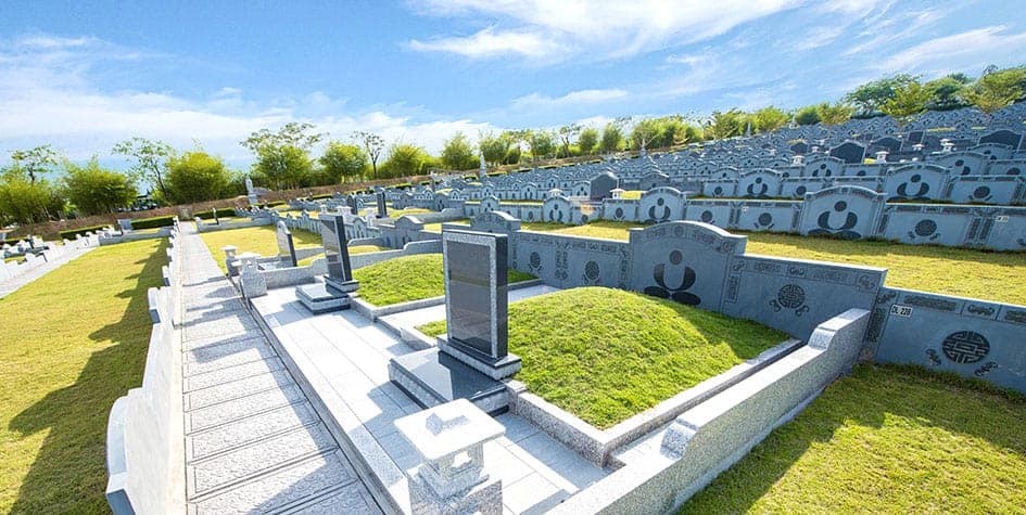 马来西亚墓园单穴福地区画面，适合说明个人福地安排、位置选择和未来祭拜考虑。